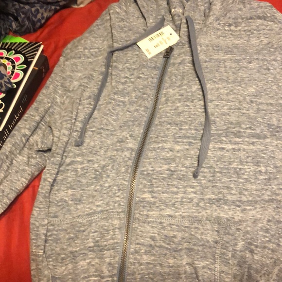 Aeroposta lightweight sweatshirt runs small - Picture 2 of 3